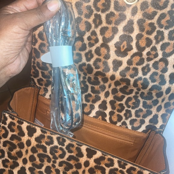 COPY - NEW ‘Queen Bee’ Leopard Print Hand Bag Purse - Picture 7 of 10